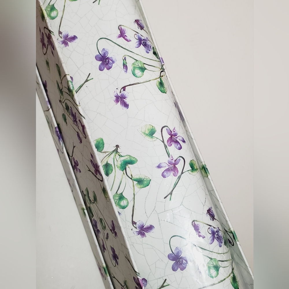 Asquith & Somerset  April Violets Scented Drawer Linning Paper (6) - Picture 3 of 5